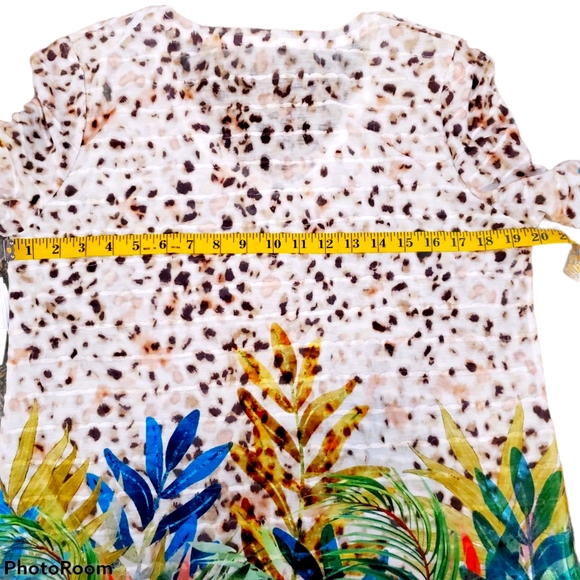 Time and Tru NWT Tunic Length 3/4 Sleeve V-Neck Sublimation Top 450 - Picture 5 of 10
